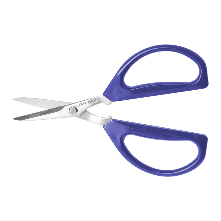 https://images.restaurantessentials.com/images/j51-0621-kitchen-scissors-with-blue-handles/13650-1.jpg